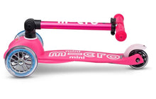 Load image into Gallery viewer, Micro Mini Micro Deluxe Foldable 3 Wheel Scooter Pink