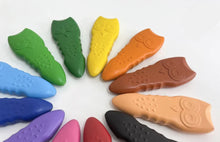 Load image into Gallery viewer, Haku Yoka 12 Owl Crayons