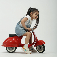 Load image into Gallery viewer, Amboss Toys Vespa Red