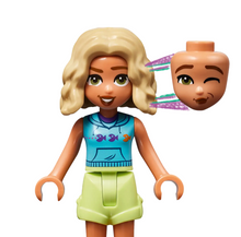 Load image into Gallery viewer, Lego Friends Beach Smoothie Stand 42625