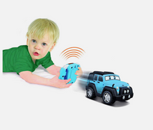 Load image into Gallery viewer, BBJunior Lil Drivers Jeep Remote Control Car