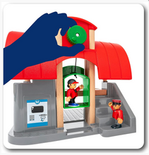 Load image into Gallery viewer, Brio Central Station Set 33989