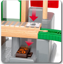 Load image into Gallery viewer, Brio Central Station Set 33989