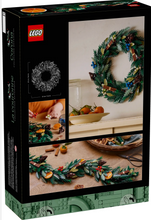 Load image into Gallery viewer, Lego Icons Christmas Wreath 10340