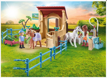 Load image into Gallery viewer, Playmobil Riding Stable 71494