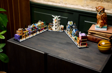Load image into Gallery viewer, Lego Harry Potter Diagon Alley Wizarding Shops 76444