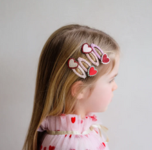 Load image into Gallery viewer, Mimi & Lula Scallop Heart Clic Clacs