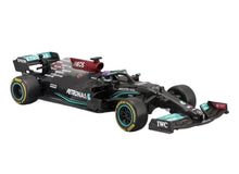 Load image into Gallery viewer, Maisto 1:24 Formula 1 Racing Mercedes AMG