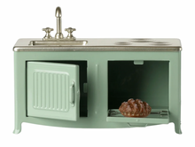 Load image into Gallery viewer, Maileg Kitchen Mouse Mint