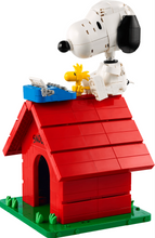 Load image into Gallery viewer, LEGO Ideas Peanuts: Snoopy's Doghouse 21368