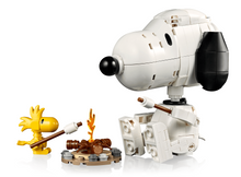 Load image into Gallery viewer, LEGO Ideas Peanuts: Snoopy's Doghouse 21368