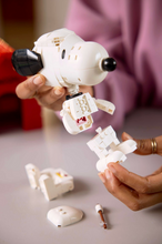 Load image into Gallery viewer, LEGO Ideas Peanuts: Snoopy's Doghouse 21368