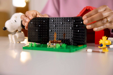 Load image into Gallery viewer, LEGO Ideas Peanuts: Snoopy's Doghouse 21368