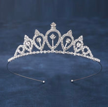 Load image into Gallery viewer, Rhinestone Tiara