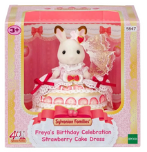 Load image into Gallery viewer, Sylvanian Families - Freya's Birthday Strawberry Cake