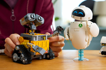 Load image into Gallery viewer, Lego Disney WALL-E & EVE 43279