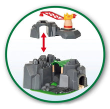 Load image into Gallery viewer, Brio Crane & Tunnel Mountain Set 33889