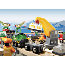 Load image into Gallery viewer, Brio Cargo Railway Deluxe Set 33097