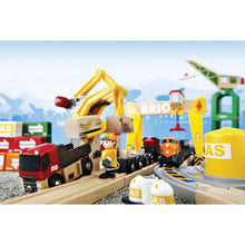 Load image into Gallery viewer, Brio Cargo Railway Deluxe Set 33097