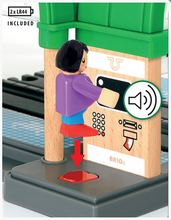 Load image into Gallery viewer, Brio Central Train Station 33649