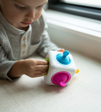 Load image into Gallery viewer, Fat Brain Tugl Cube