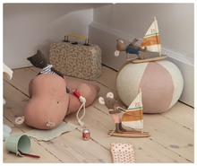 Load image into Gallery viewer, Maileg Beach Mouse Surfer Little Sister