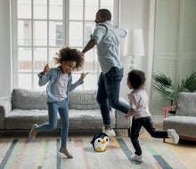 Load image into Gallery viewer, Freeze Dance with Chilly by Blue Orange Games