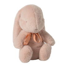 Load image into Gallery viewer, Maileg Bunny Plush Small Light Powder
