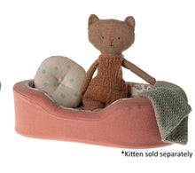 Load image into Gallery viewer, Maileg Cosy Basket Small- Coral
