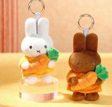 Load image into Gallery viewer, Plush Melanie Keyring with a Carrot
