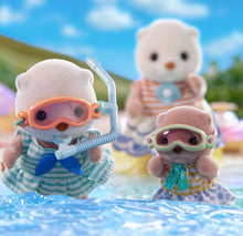 Load image into Gallery viewer, Sylvanian Families Sea Otter Sisters Splashy Snorkel Set
