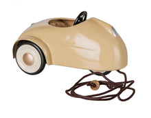 Load image into Gallery viewer, Maileg Mouse Car Wheat
