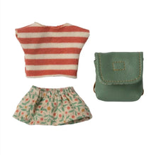 Load image into Gallery viewer, Maileg Tricycle Big Sister Mouse with Bag Green
