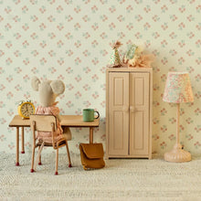 Load image into Gallery viewer, Maileg Vintage Floor Lamp Pink
