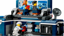 Load image into Gallery viewer, Lego City Police Mobile Crime Lab Truck 60418
