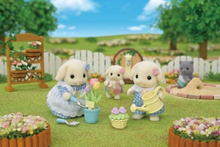 Load image into Gallery viewer, Sylvanian Families Blossom Gardening Set
