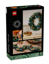 Load image into Gallery viewer, Lego Icons Christmas Wreath 10340
