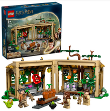 Load image into Gallery viewer, Lego Harry Potter  Hogwarts Castle: Herbology Class 76445
