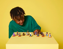 Load image into Gallery viewer, Lego Minifigures Spider-Man: Across the Spider Verse 71050
