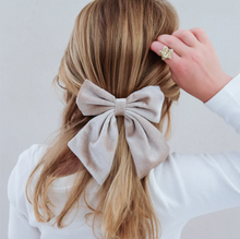 Load image into Gallery viewer, Mimi &amp; Lula Agnes Oversize Bow Pack
