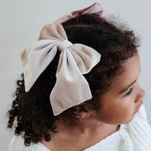 Load image into Gallery viewer, Mimi &amp; Lula Agnes Oversize Bow Pack

