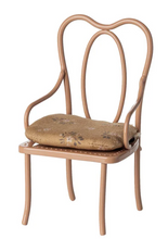 Load image into Gallery viewer, Maileg Vintage Chair Mouse Dark Powder
