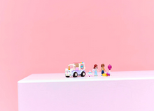 Load image into Gallery viewer, Lego Friends Unicorn Cake Delivery Car 42675
