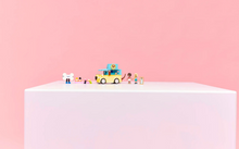 Load image into Gallery viewer, Lego Friends Pet Accessories Van 42678

