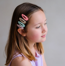 Load image into Gallery viewer, Mimi &amp; Lula Scallop Edge Mini Clic Clacks
