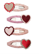 Load image into Gallery viewer, Mimi &amp; Lula Scallop Heart Clic Clacs
