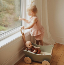 Load image into Gallery viewer, Kinderfeet Pull Wagon
