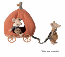 Load image into Gallery viewer, Maileg  Pumpkin Carriage Mouse
