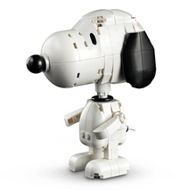 Load image into Gallery viewer, LEGO Ideas Peanuts: Snoopy's Doghouse 21368
