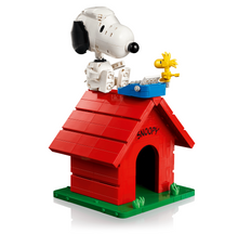 Load image into Gallery viewer, LEGO Ideas Peanuts: Snoopy's Doghouse 21368
